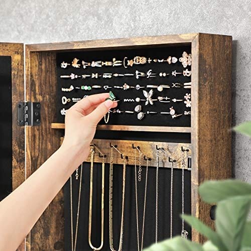 Songmics vægmonteret smykkeskab, låsbar smykker armoire med spejl, rumbesparende smykkerarrangør, rustik brun JJC051K01 6 Songmics vægmonteret smykkeskab, låsbar smykker armoire med spejl, rumbesparende smykkerarrangør, rustik brun JJC051K01 - Billede 6