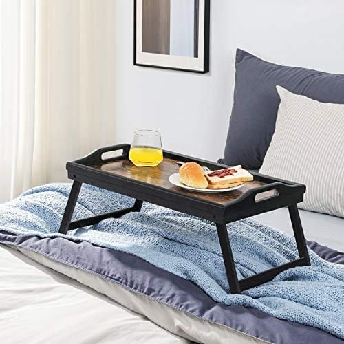 Songmics Bed Tray Bord med bambusfoldningsben, morgenmadsbakke til sofa, seng, servering af snackbakke med rille til telefon tablet, bærbar skrivebord, rustik brun LLD106B01 4 Songmics Bed Tray Bord med bambusfoldningsben, morgenmadsbakke til sofa, seng, servering af snackbakke med rille til telefon tablet, bærbar skrivebord, rustik brun LLD106B01 - Billede 4