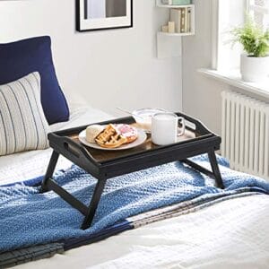 Songmics Bed Tray Bord med bambusfoldningsben, morgenmadsbakke til sofa, seng, servering af snackbakke med rille til telefon tablet, bærbar skrivebord, rustik mørkebrun LLD111B01 - Image 2