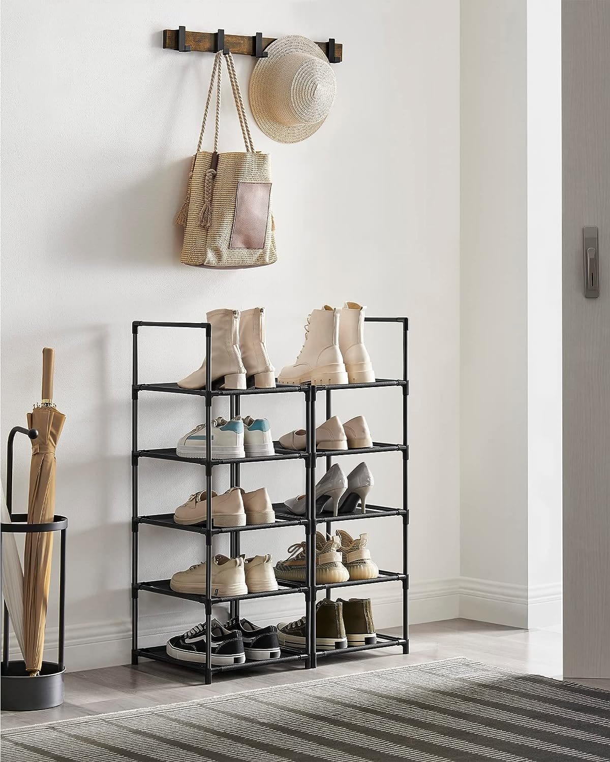 Songmics 10-lags skostativ, skostand, pladsbesparende skoopbevaring, 33 x 33 x 173 cm, metalramme, ikke-vævede stofhylder, til gangen, soveværelse, sort LSR110B02 4 Songmics 10-lags skostativ, skostand, pladsbesparende skoopbevaring, 33 x 33 x 173 cm, metalramme, ikke-vævede stofhylder, til gangen, soveværelse, sort LSR110B02 - Billede 4