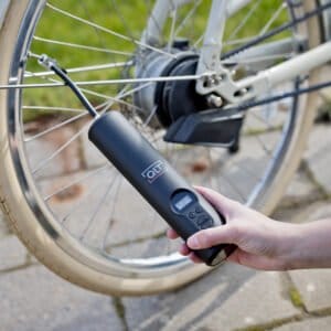 QLT Trådløs Luftkompressor - Elektrisk Pumpe - Genopladelig med Vedhæftninger - 10,3 bar - Image 6
