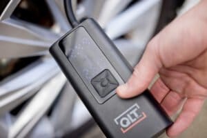 QLT Luftkompressor Pro og Powerbank – 4 Vedhæftninger og Opladningskabel - Billede 6