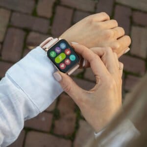 BREND Smartwatch til kvinder og mænd - Sportur med skridttæller – Sort - Image 3