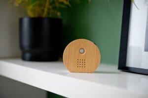 QLT Nature Box Hytte med sensor og 3 naturlyde - Fuglekasse - Træ - Image 6