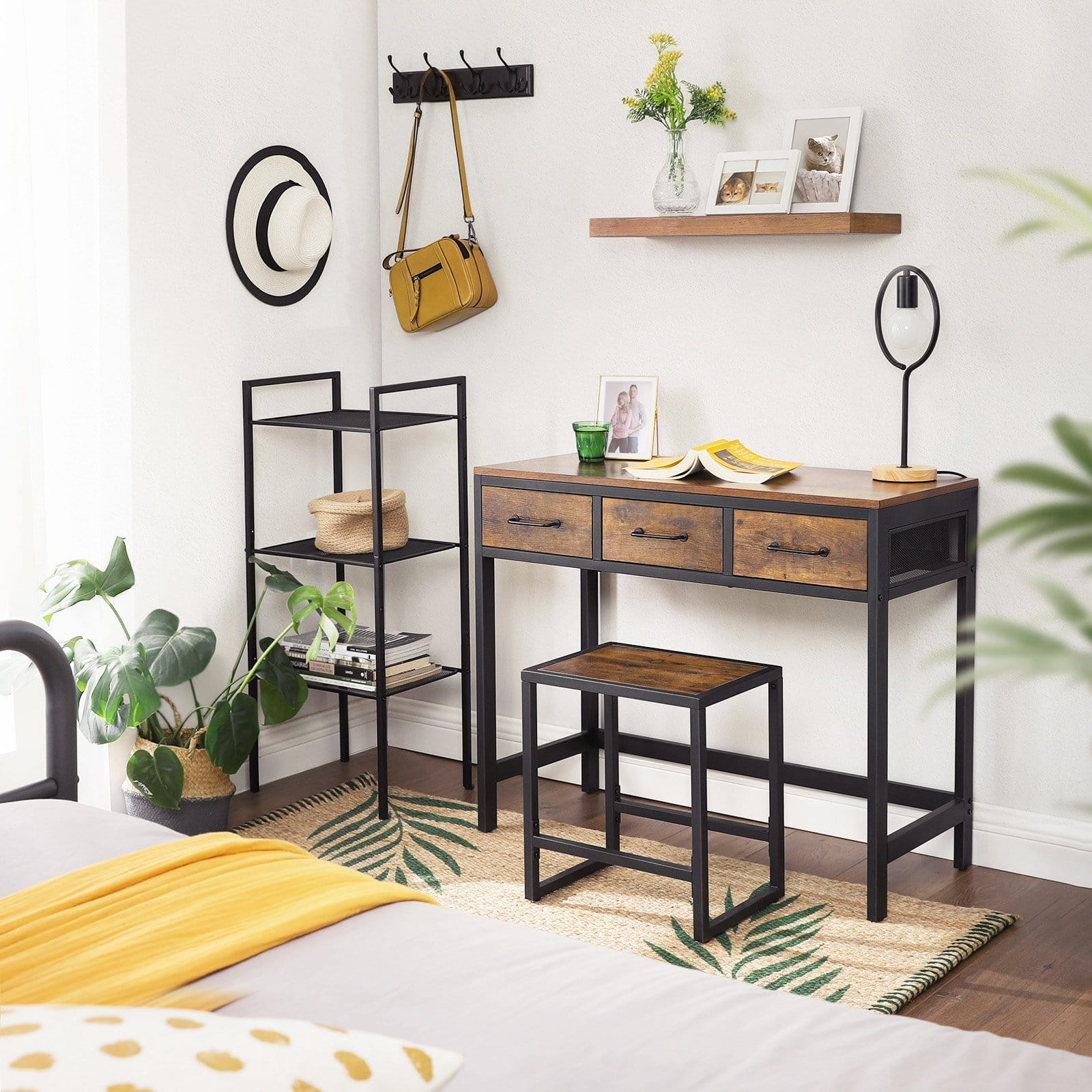 VASAGLE Dressing table with 7 Drawers, Makeup Table with Tri-Fold Necklace Hooked Mirror, 2 Brush Slots and 4 Open Compartments, Solid Wood Legs, Cushioned Stool, White RDT60WT 4 VASAGLE Dressing table with 7 Drawers, Makeup Table with Tri-Fold Necklace Hooked Mirror, 2 Brush Slots and 4 Open Compartments, Solid Wood Legs, Cushioned Stool, White RDT60WT - Billede 4