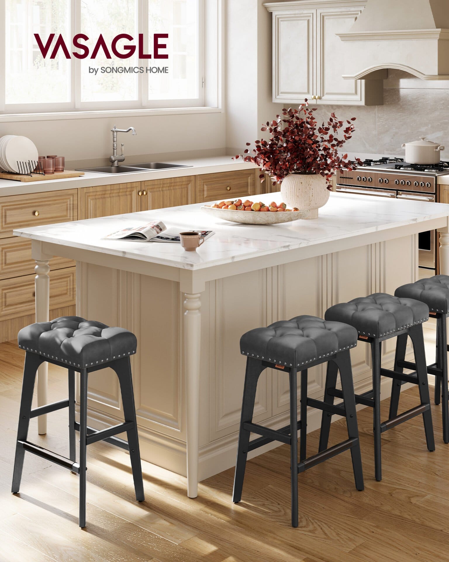 VASAGLE Bar Stools Set of 2, Counter Height Bar Stools, 26-Inch Kitchen Counter Stools with Wooden Legs, PU Leather Barstools Upholstered Stools for Kitchen Island Dining Room, Ink Black LBC085G02 2 VASAGLE Bar Stools Set of 2, Counter Height Bar Stools, 26-Inch Kitchen Counter Stools with Wooden Legs, PU Leather Barstools Upholstered Stools for Kitchen Island Dining Room, Ink Black LBC085G02 - Billede 2