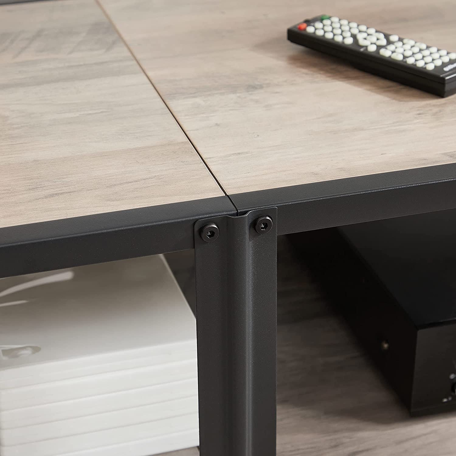 VASAGLE TV Stand for TV up to 65 Inches, TV Table, Entertainment Center, 3-Tier TV Console, Steel Frame, Industrial Style, for Living Room, Greige and Black ULTV094B02 6 VASAGLE TV Stand for TV up to 65 Inches, TV Table, Entertainment Center, 3-Tier TV Console, Steel Frame, Industrial Style, for Living Room, Greige and Black ULTV094B02 - Billede 6