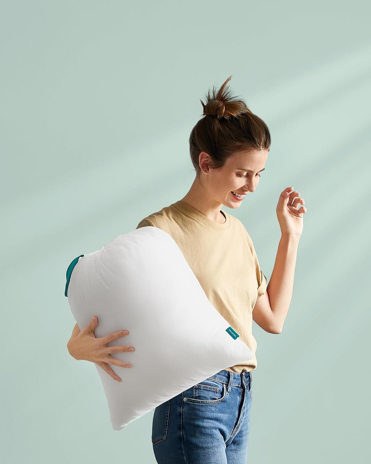 SONGMICS Pillows 40 x 80 cm, Set of 2, 800 g Filling, Soft Brushed Polyester Fabric Surface, Pillow, Machine Washable at 60°, with Storage Bag, Cloud White TBP001W02 7 SONGMICS Pillows 40 x 80 cm, Set of 2, 800 g Filling, Soft Brushed Polyester Fabric Surface, Pillow, Machine Washable at 60°, with Storage Bag, Cloud White TBP001W02 - Billede 7